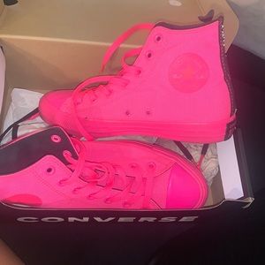 Pink converse chucks